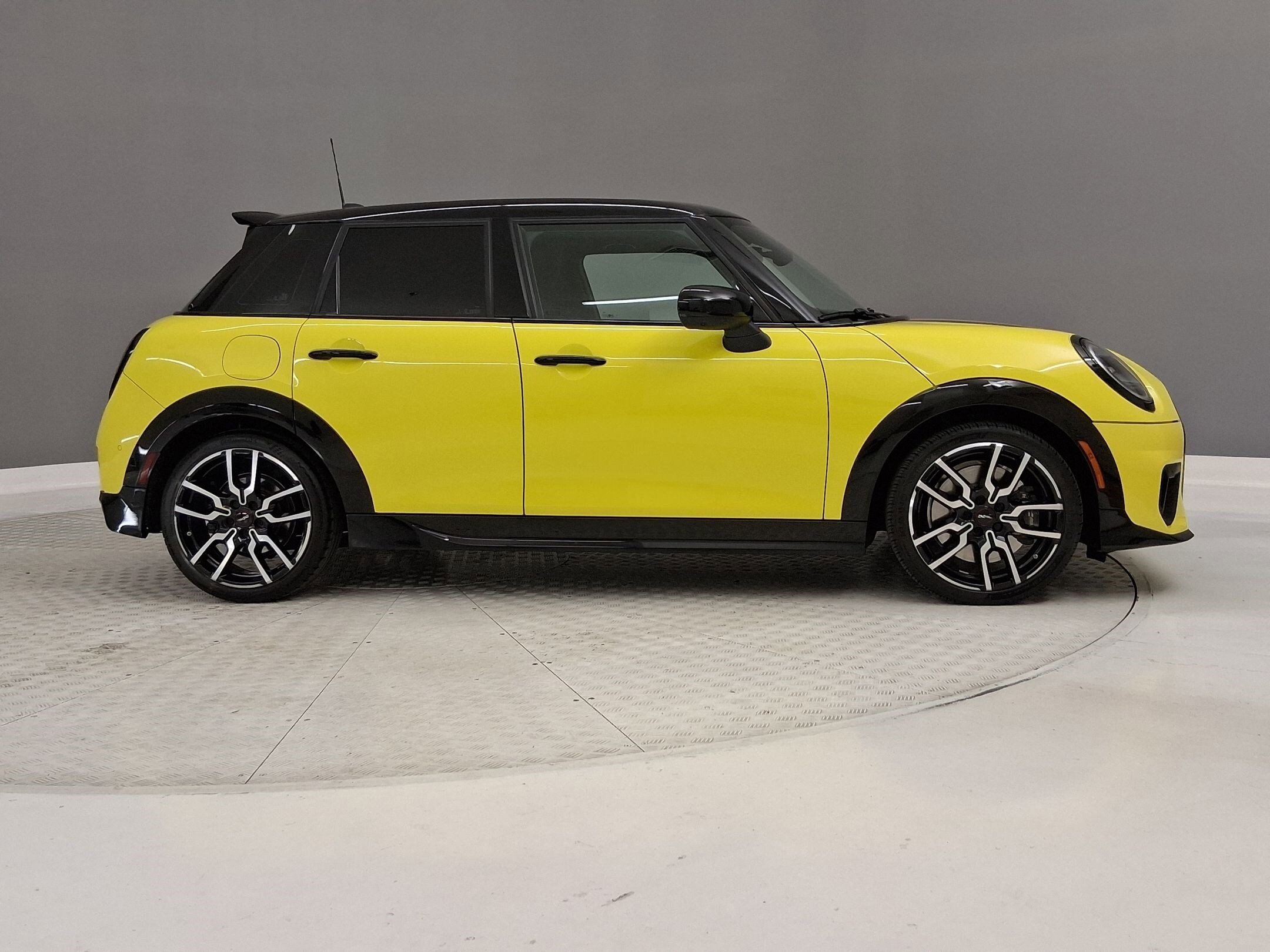 2025 MINI Hardtop 4 Door Cooper S photo 5