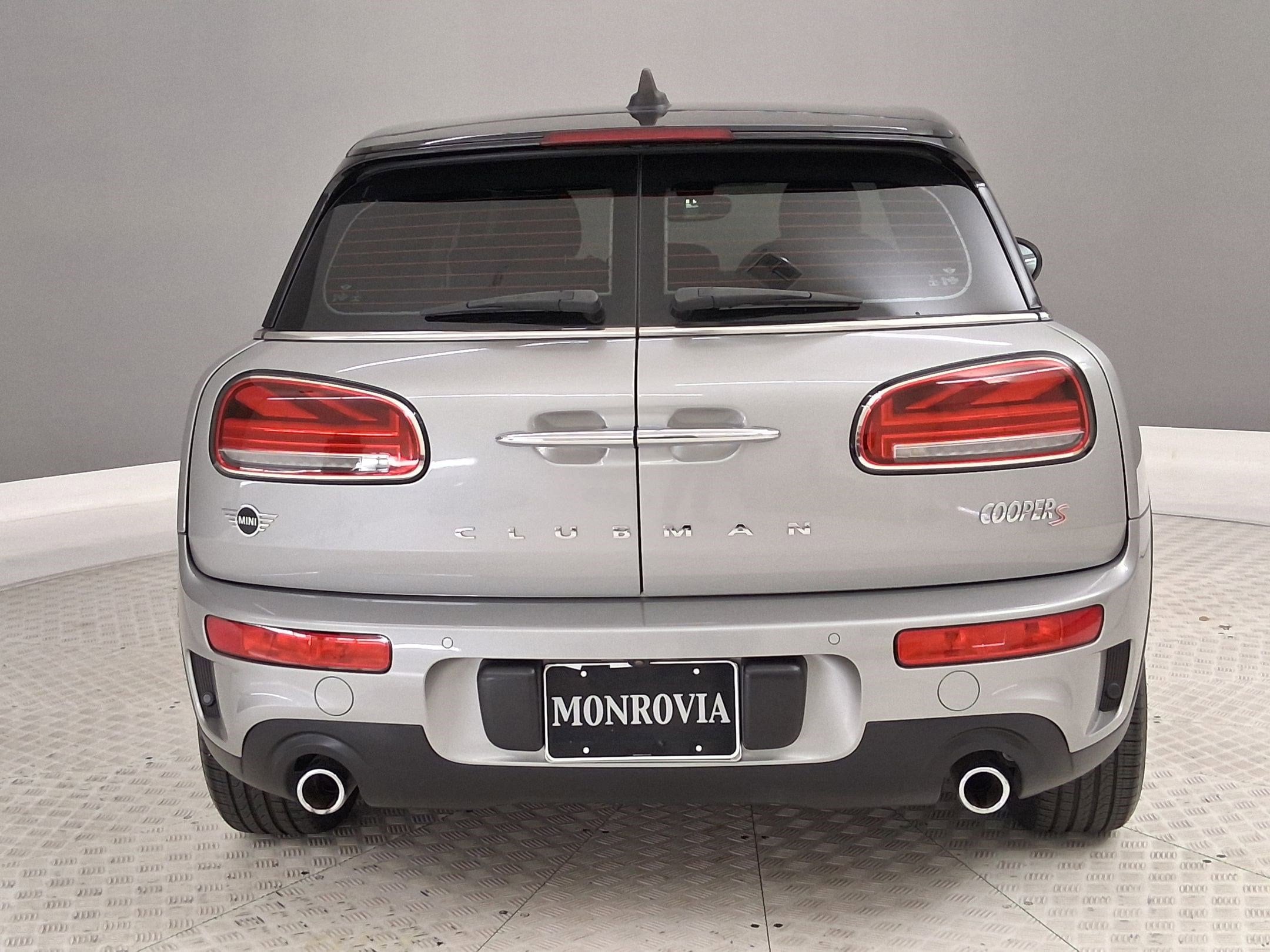 2024 MINI Clubman Cooper S photo 3
