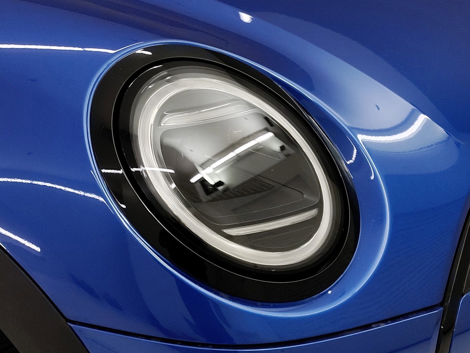 2025 Mini Cooper Signature photo 3