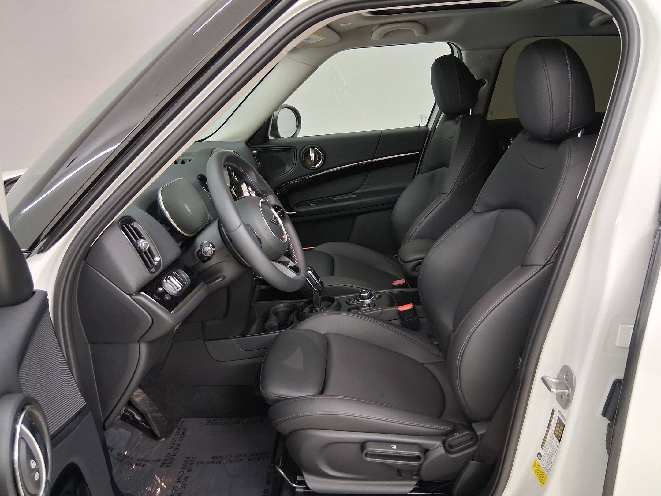 2024 MINI Countryman Cooper S photo 2