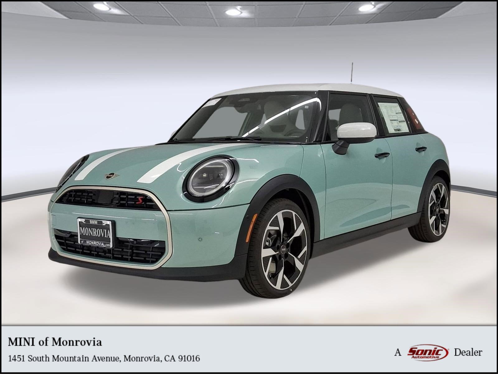 2026 MINI Hardtop Cooper S Signature's photo