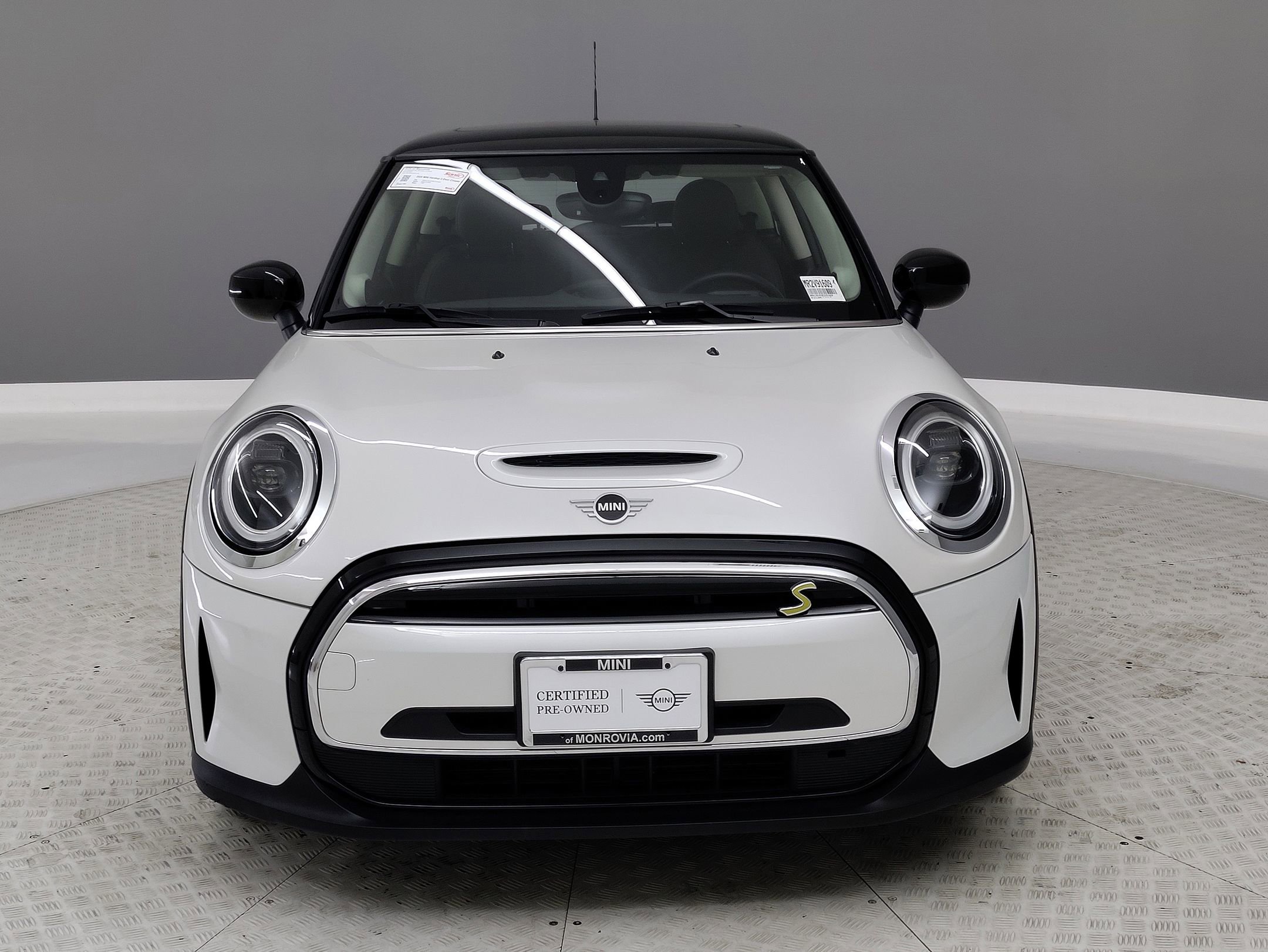 2024 Mini Cooper 2 Door Hardtop photo 2