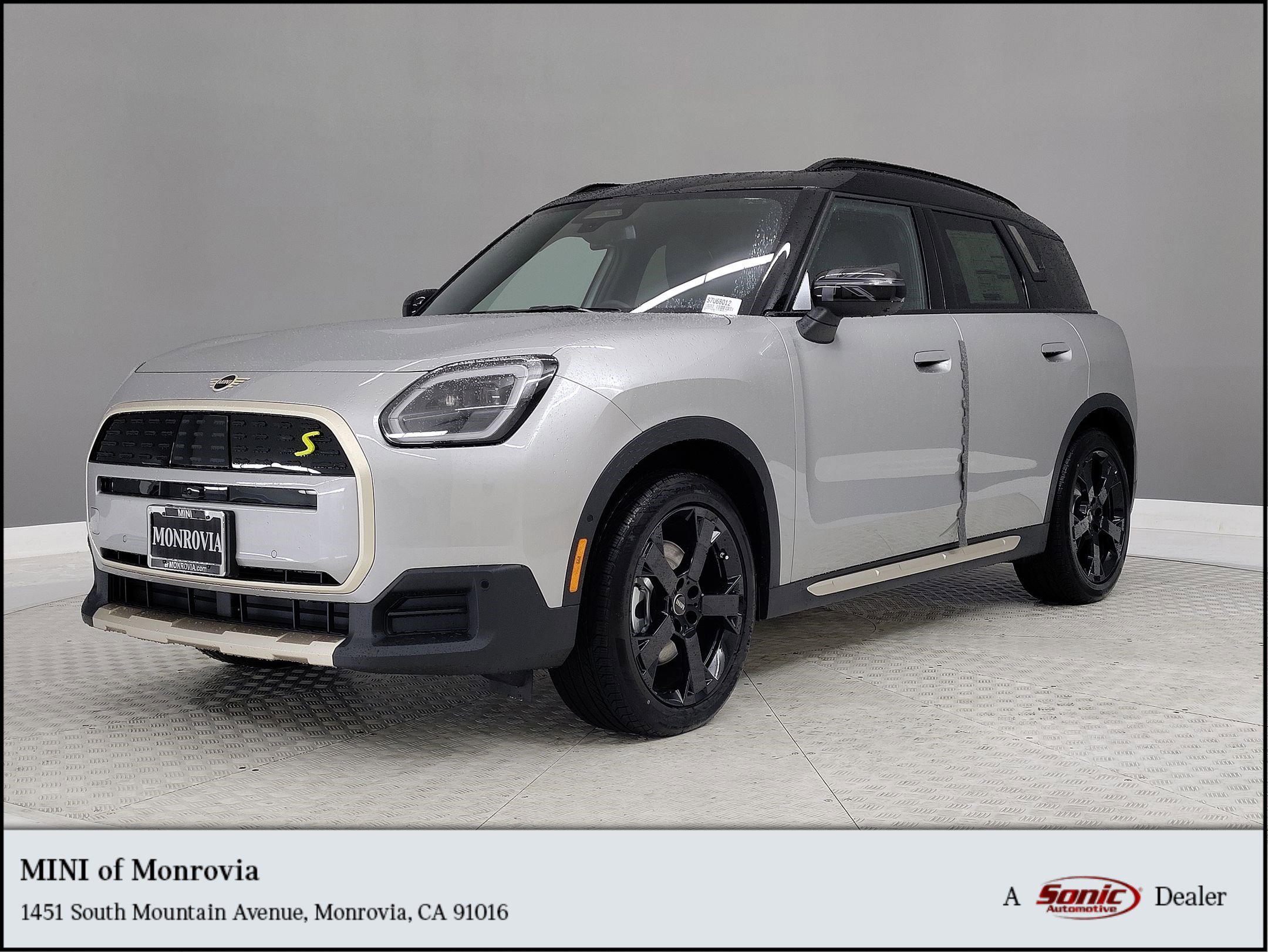 2025 MINI Countryman SE's photo