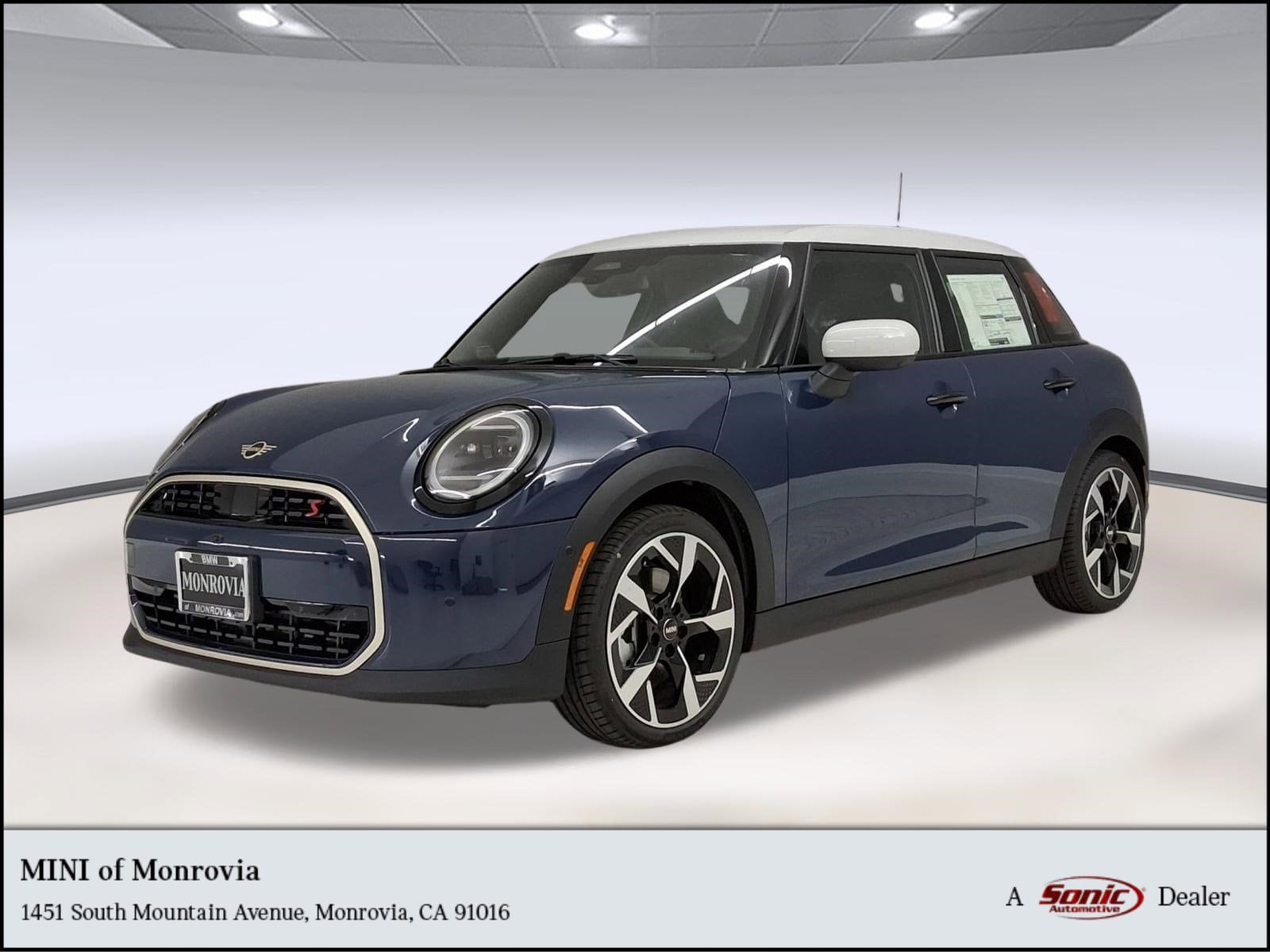 2026 MINI Hardtop Cooper S's photo
