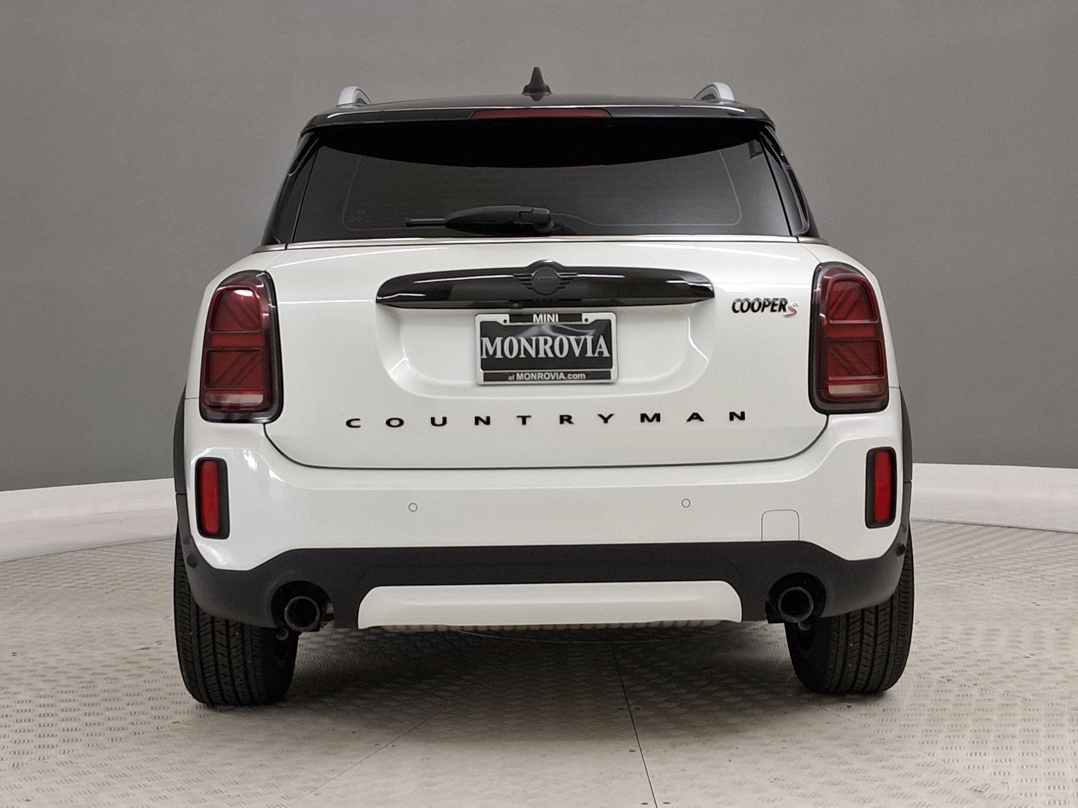 2024 MINI Countryman Cooper S photo 3