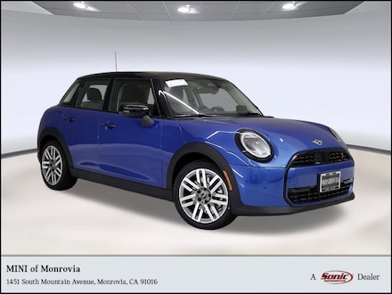 2025 MINI Hardtop 4 Door Signature Plus Hatchback