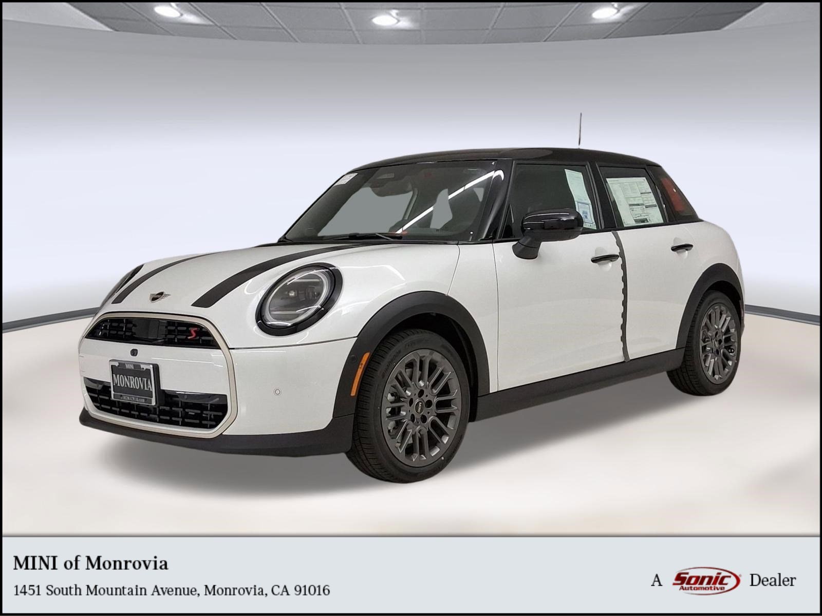 2026 MINI Hardtop Cooper S's photo