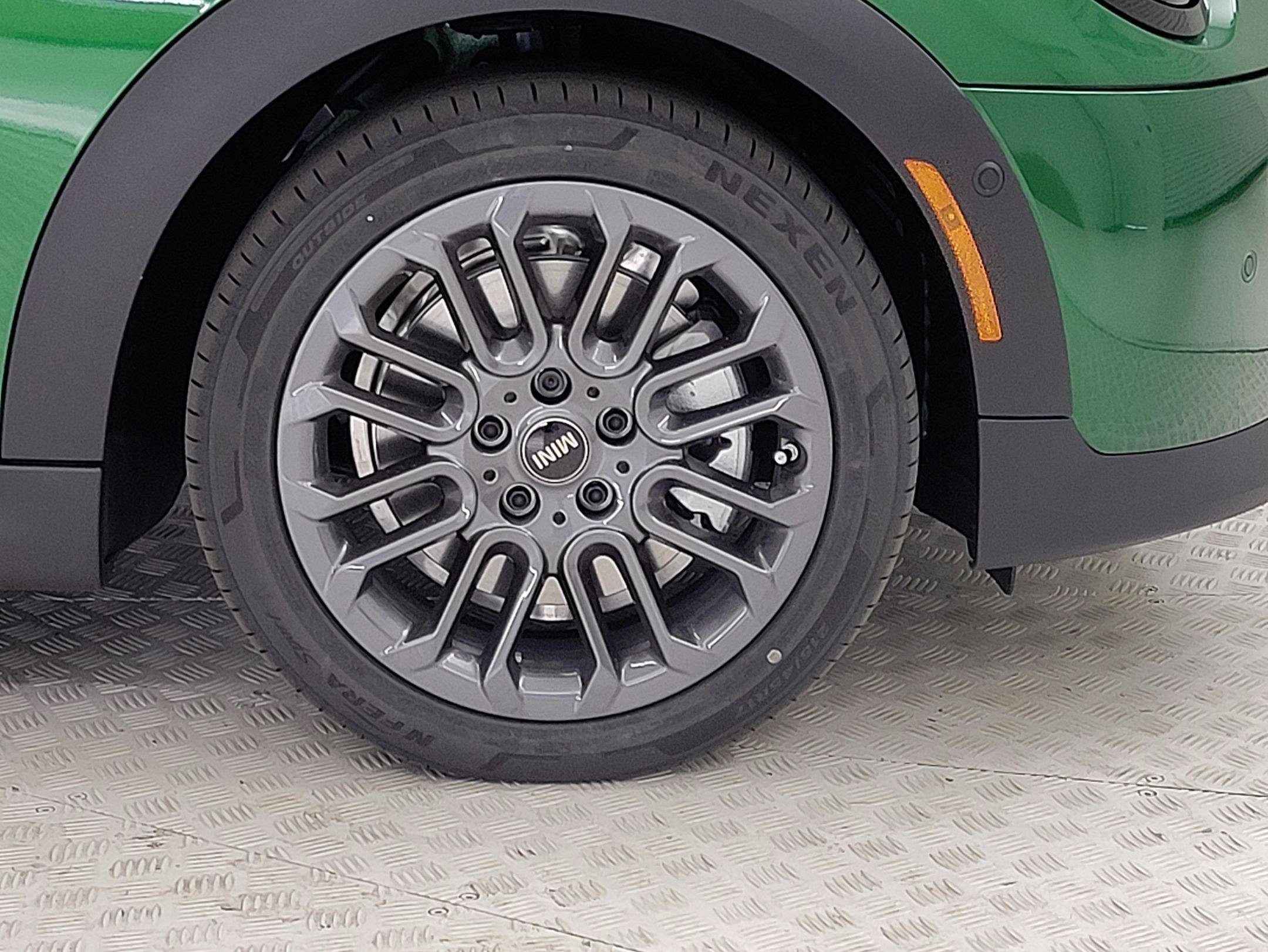 2026 Mini Cooper Signature photo 4