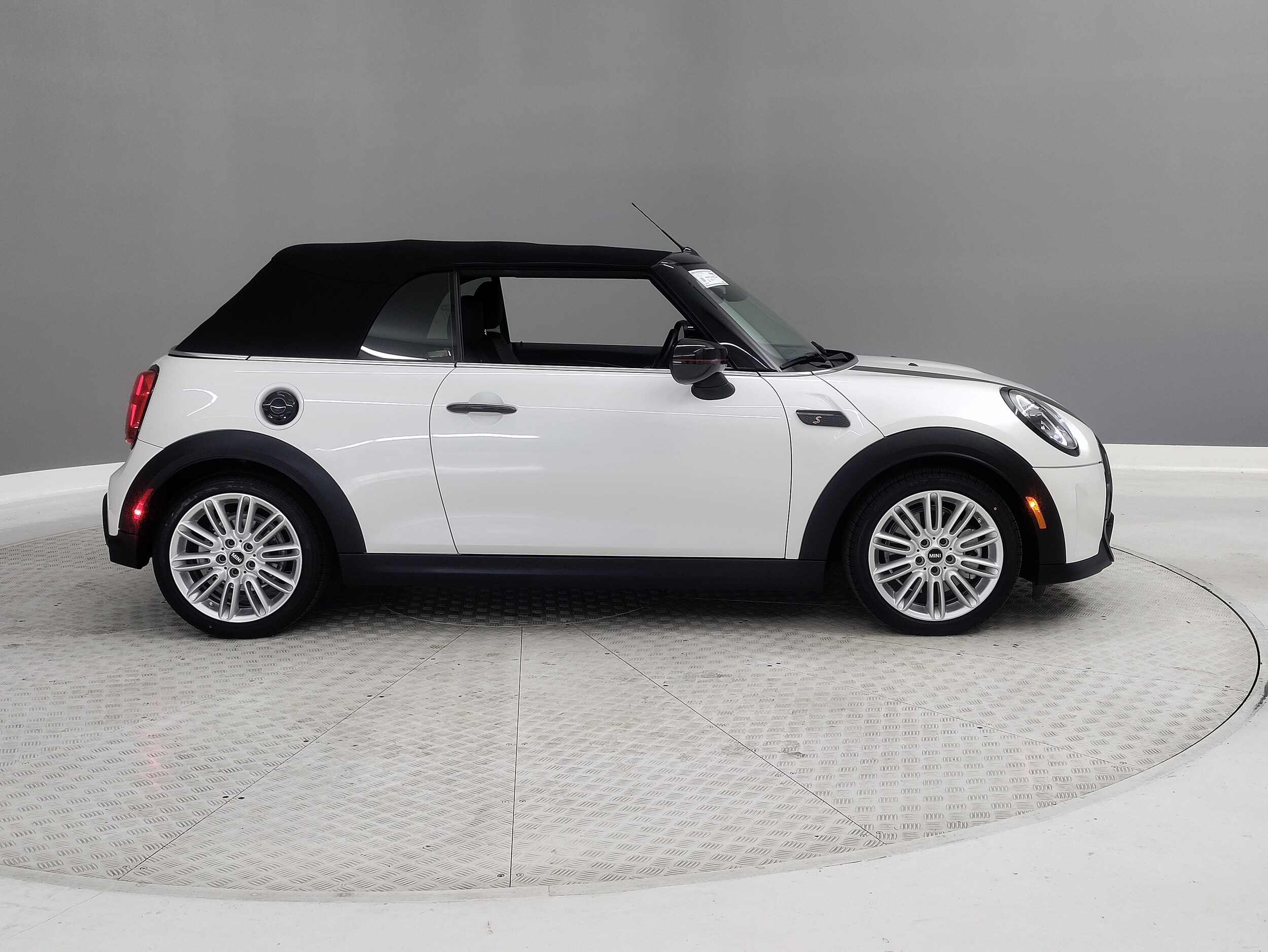 2023 Mini Cooper S Convertible photo 3