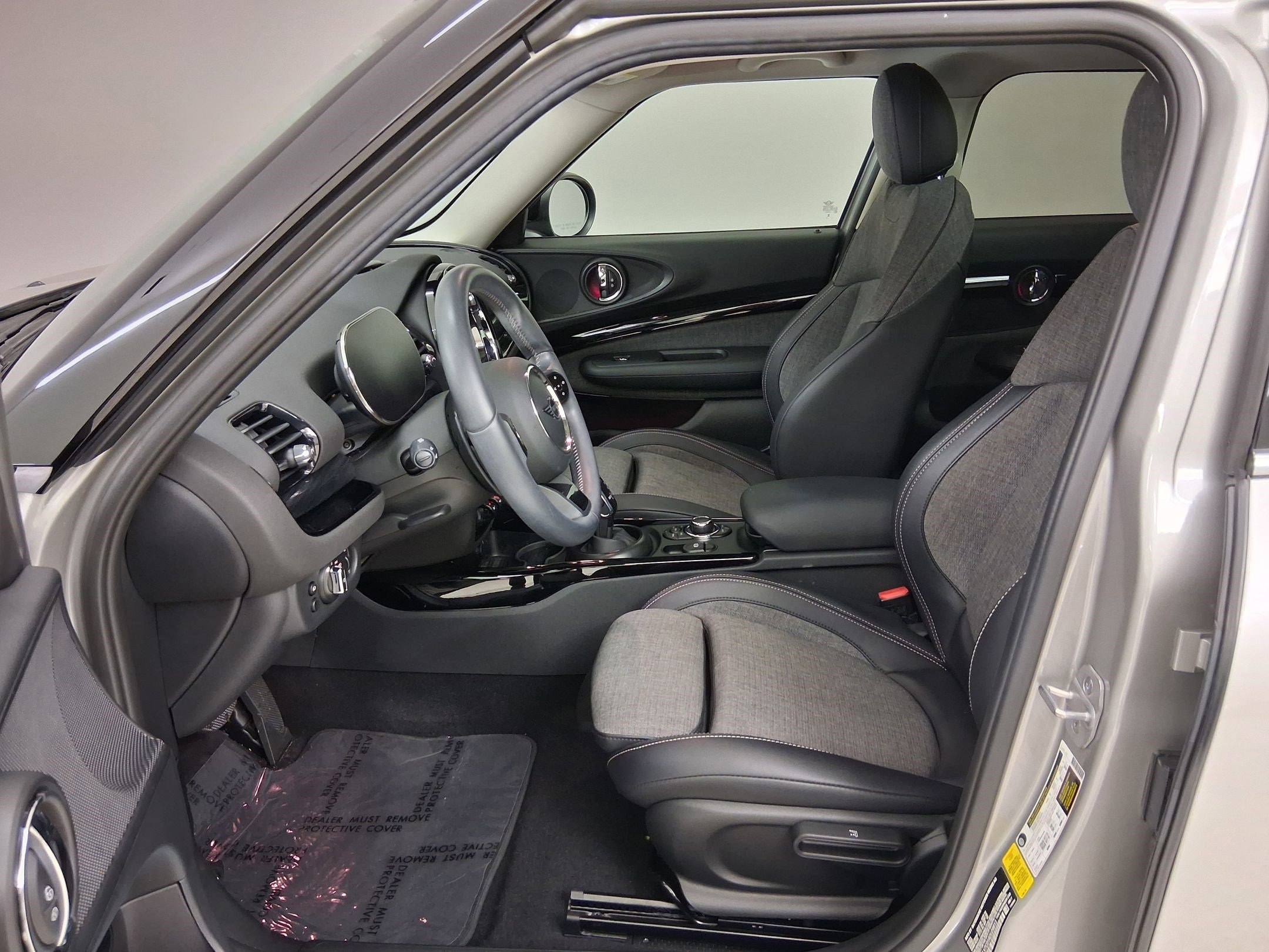 2024 MINI Clubman Cooper S photo 2