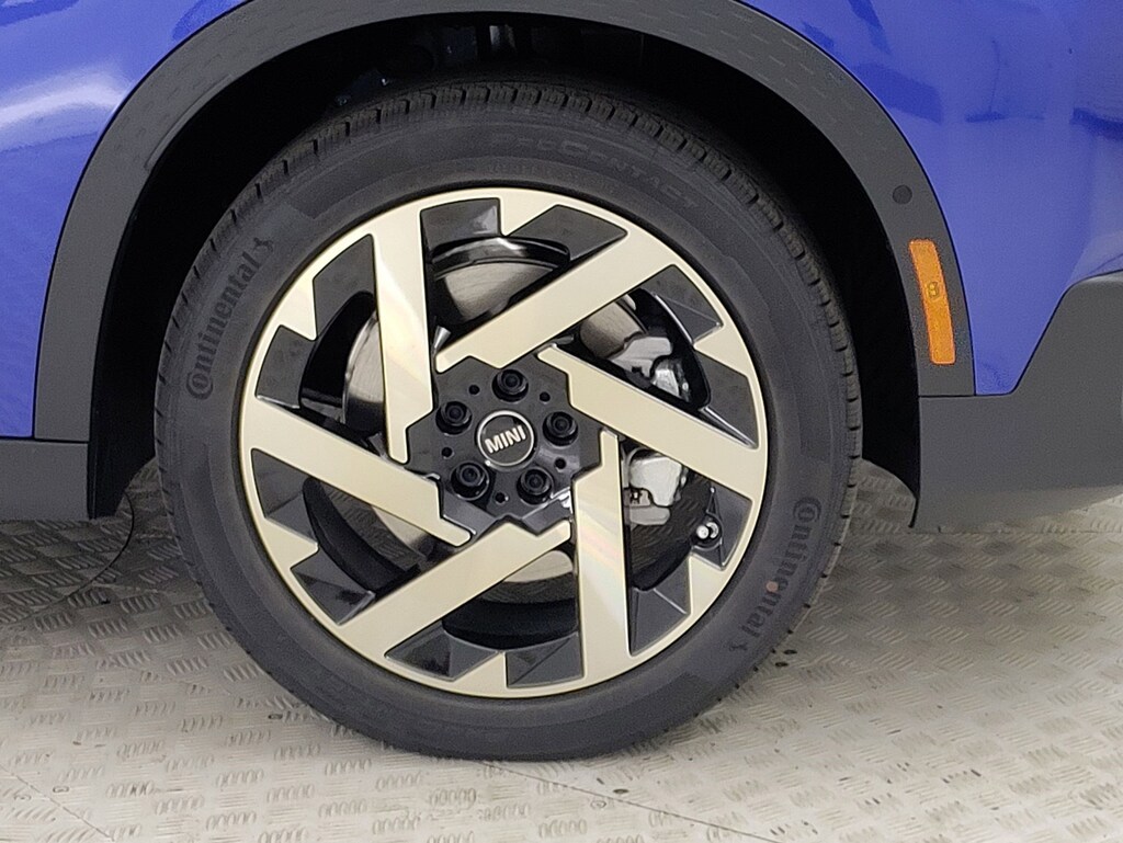 New 2026 MINI Countryman Signature Plus SUV