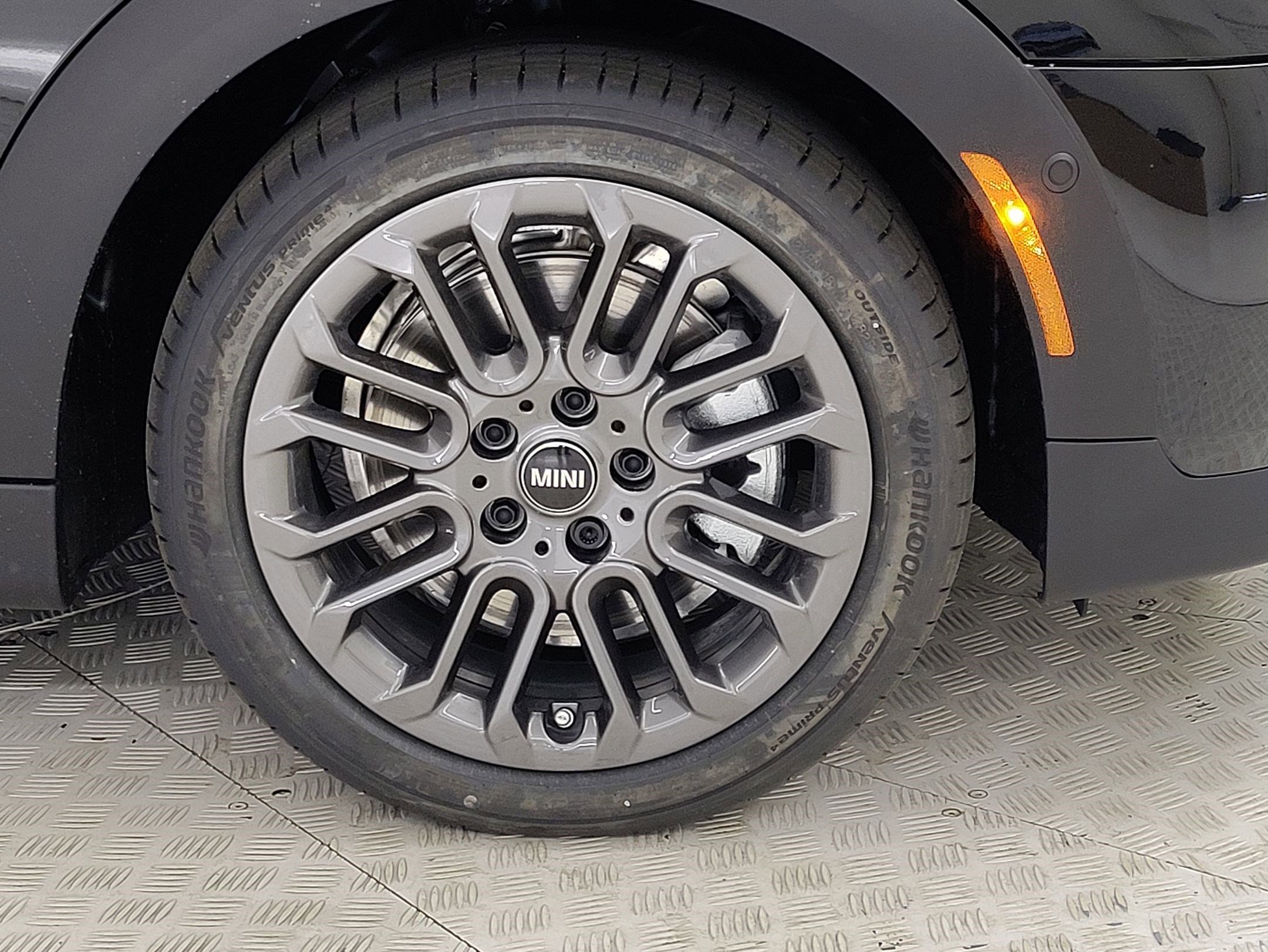 2026 Mini Cooper Hardtop S photo 3