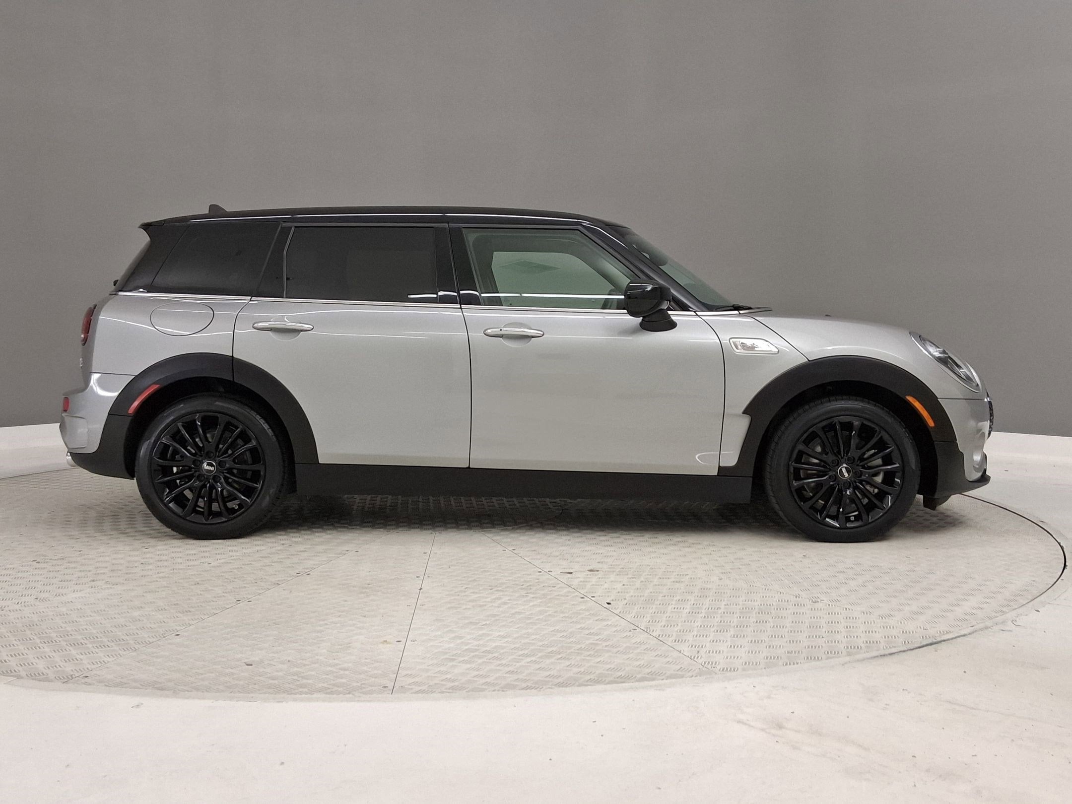 2024 MINI Clubman Cooper S photo 5