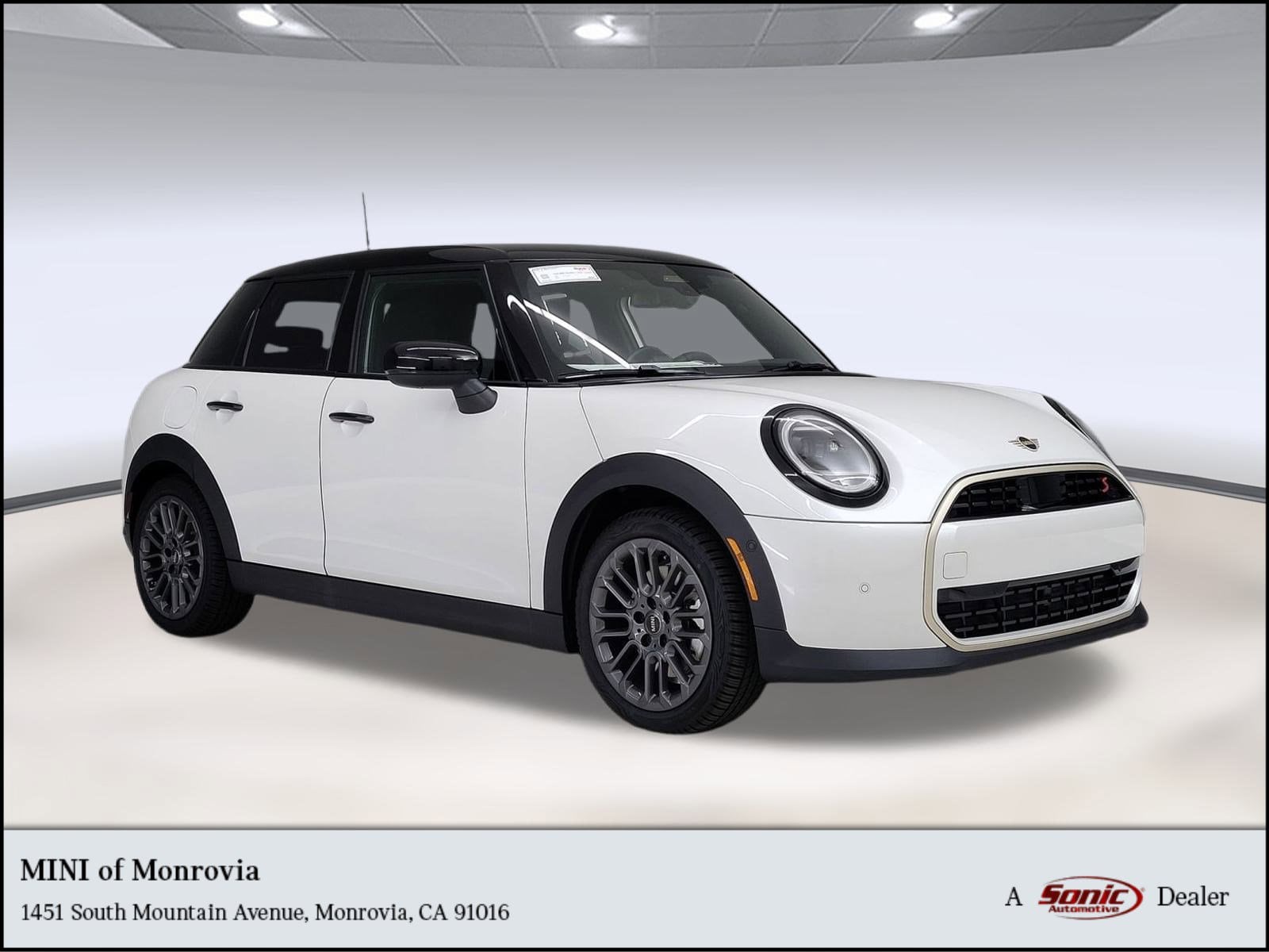 2026 MINI Hardtop 4 Door S's photo