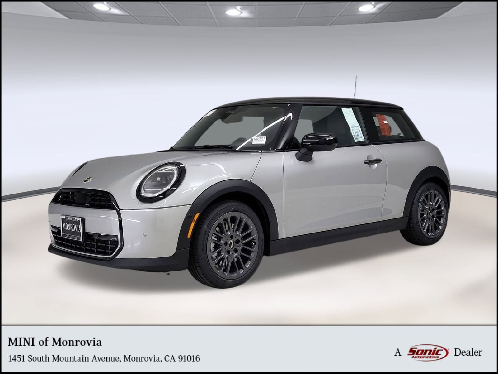 2026 MINI Hardtop 2 Door's photo