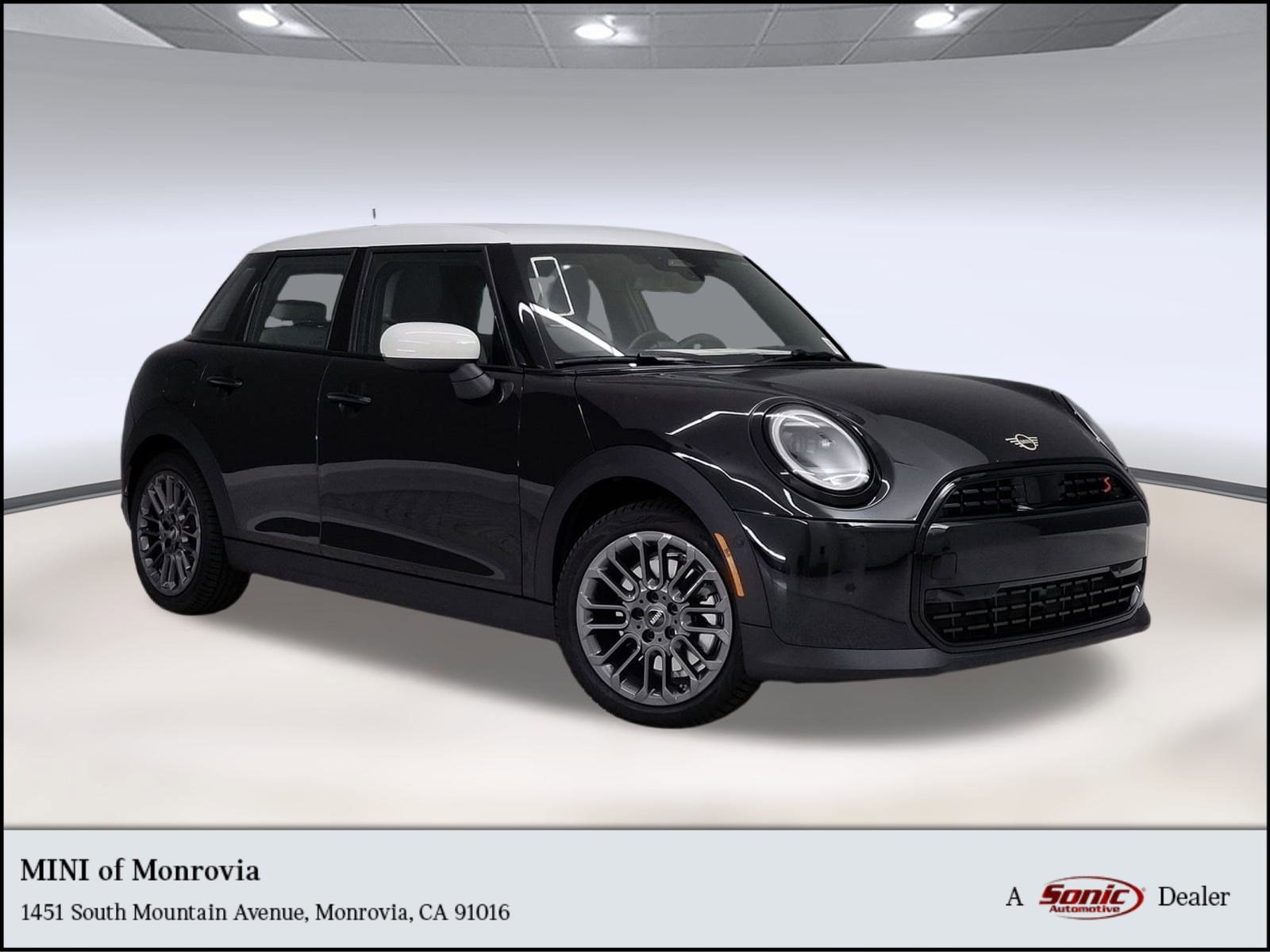 2026 MINI Hardtop 4 Door S's photo