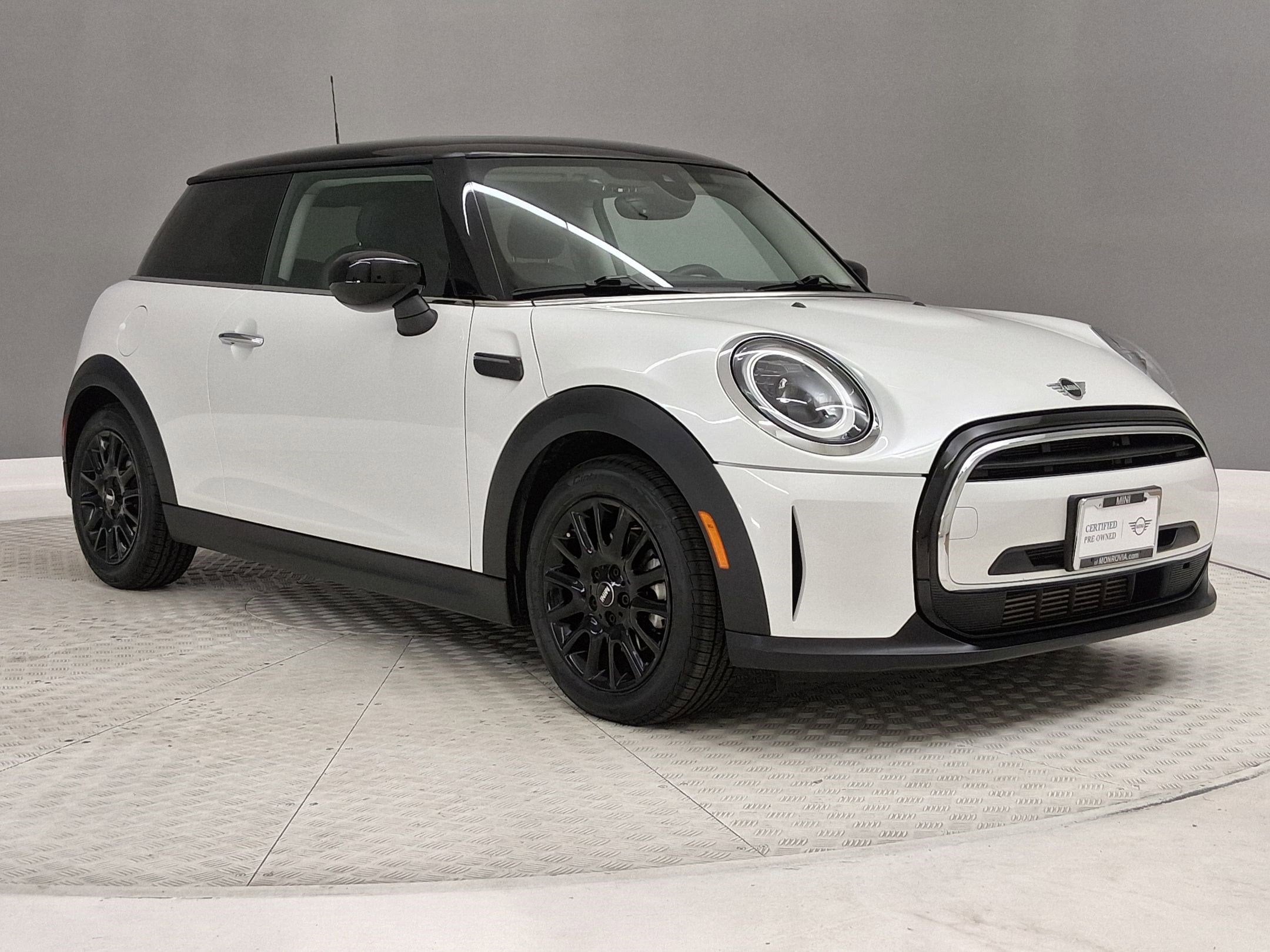 2024 MINI Hardtop 2 Door Cooper photo 4