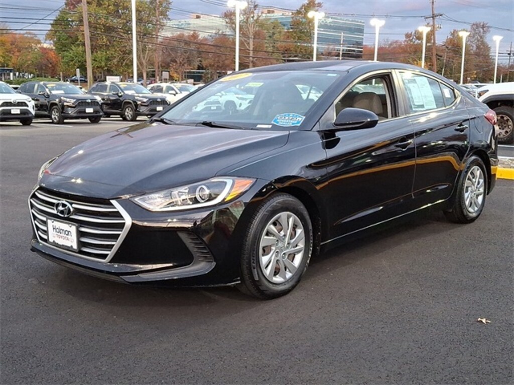 Used 2017 Hyundai Elantra SE Sedan