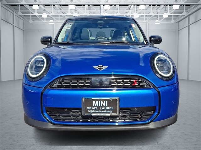 2025 Mini Cooper 4 Door Hardtop Signature photo 2