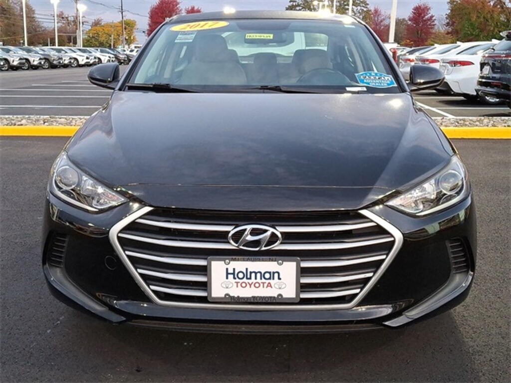 Used 2017 Hyundai Elantra SE Sedan