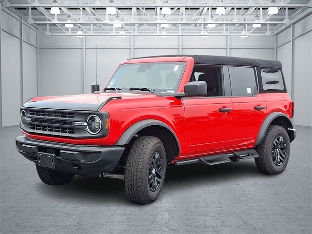 2023 Ford Bronco Base photo 2