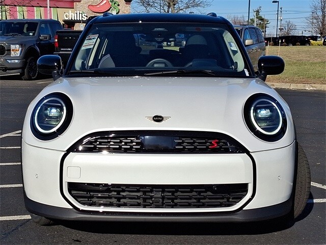 2025 Mini Cooper 4 Door Hardtop Signature photo 2