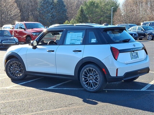 2025 Mini Cooper 4 Door Hardtop Signature photo 4
