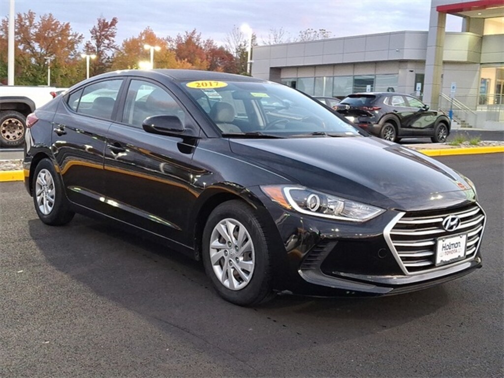 Used 2017 Hyundai Elantra SE Sedan