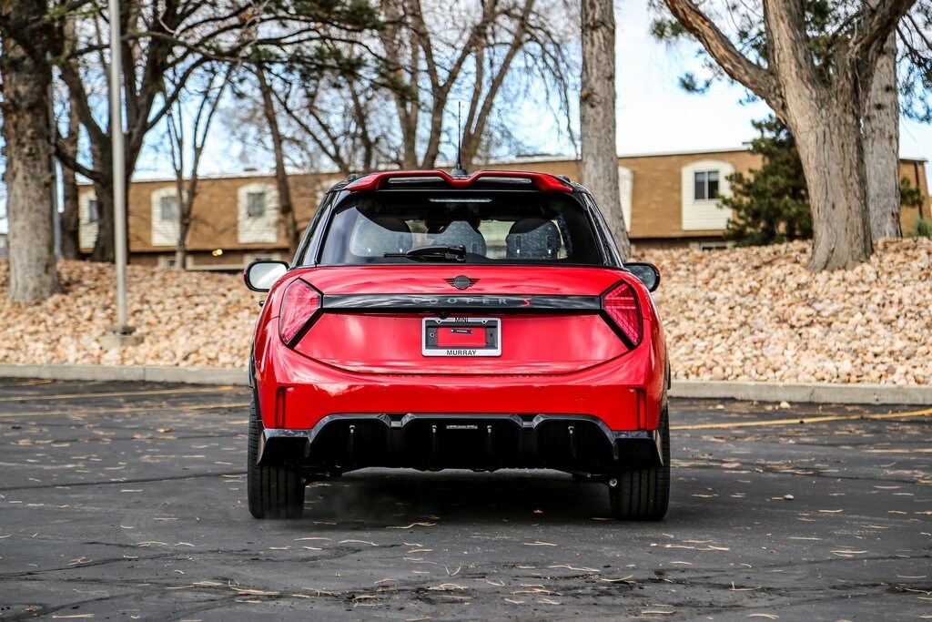 2026 Mini Cooper S 4 Door Iconic photo 2