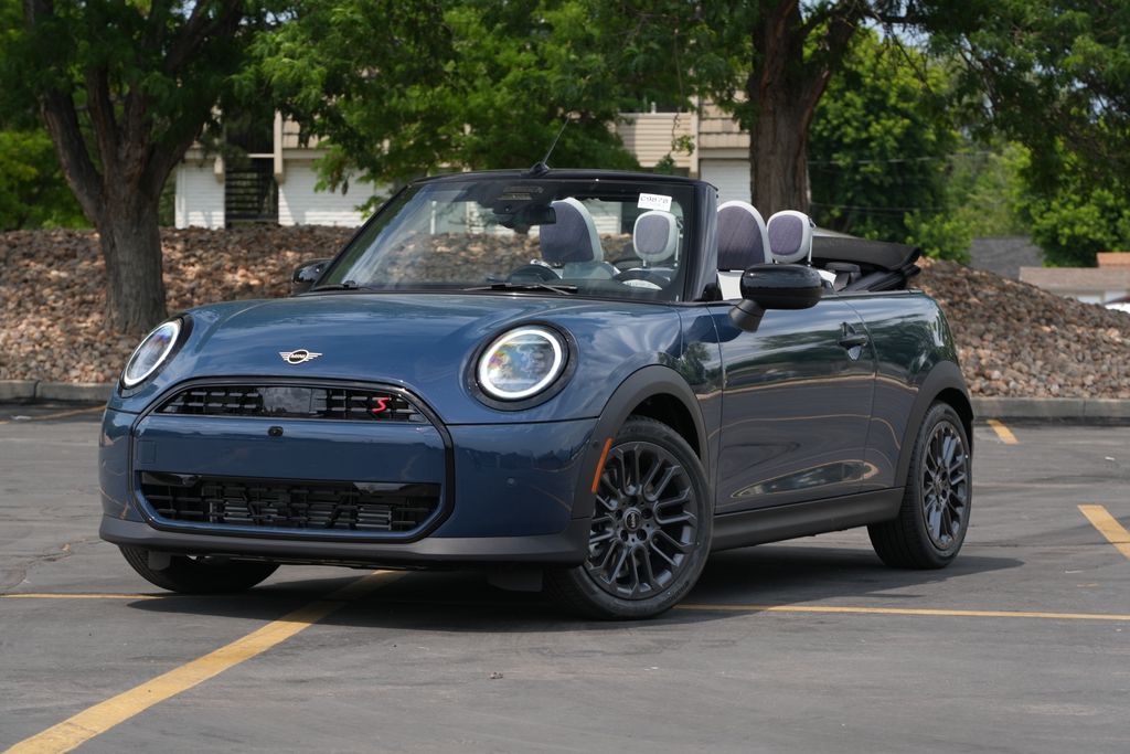 2026 MINI Convertible Cooper S's photo