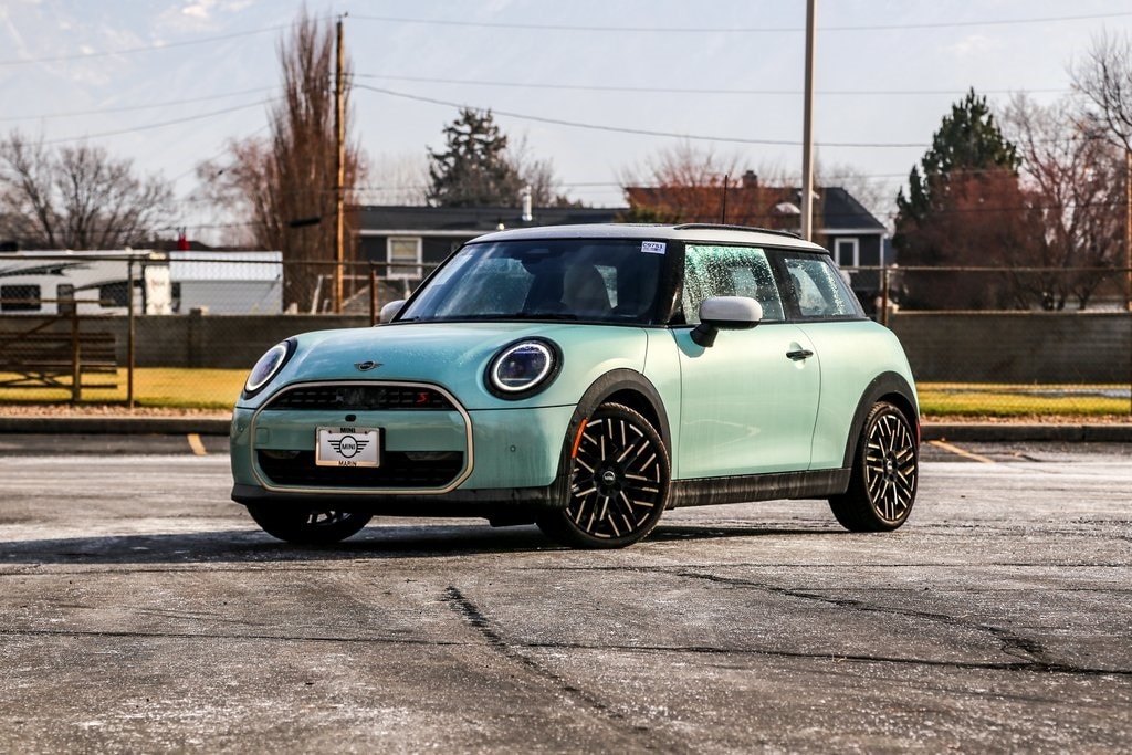 2026 MINI Hardtop S's photo