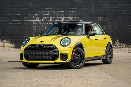 2025 MINI Hardtop 4 Door Iconic Hatchback