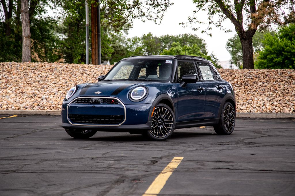 2026 MINI Hardtop Cooper S's photo