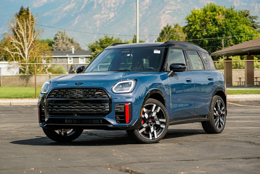 2025 MINI Countryman Iconic