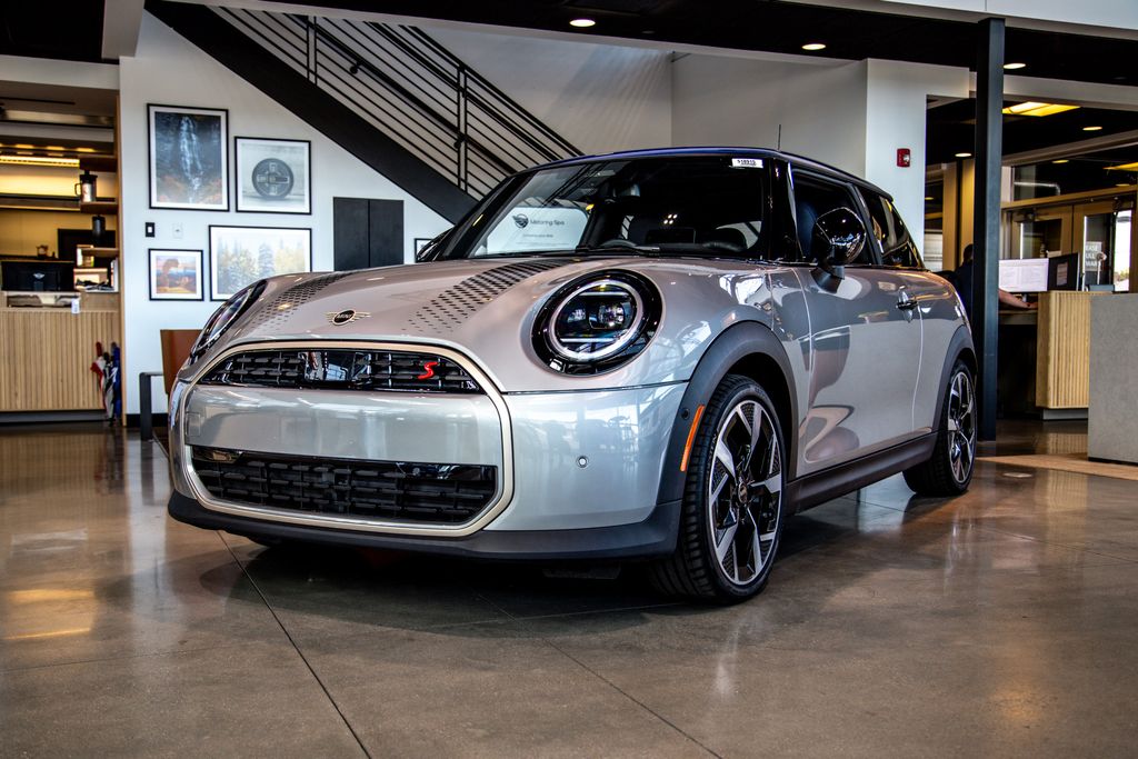 2026 MINI Hardtop Cooper S's photo