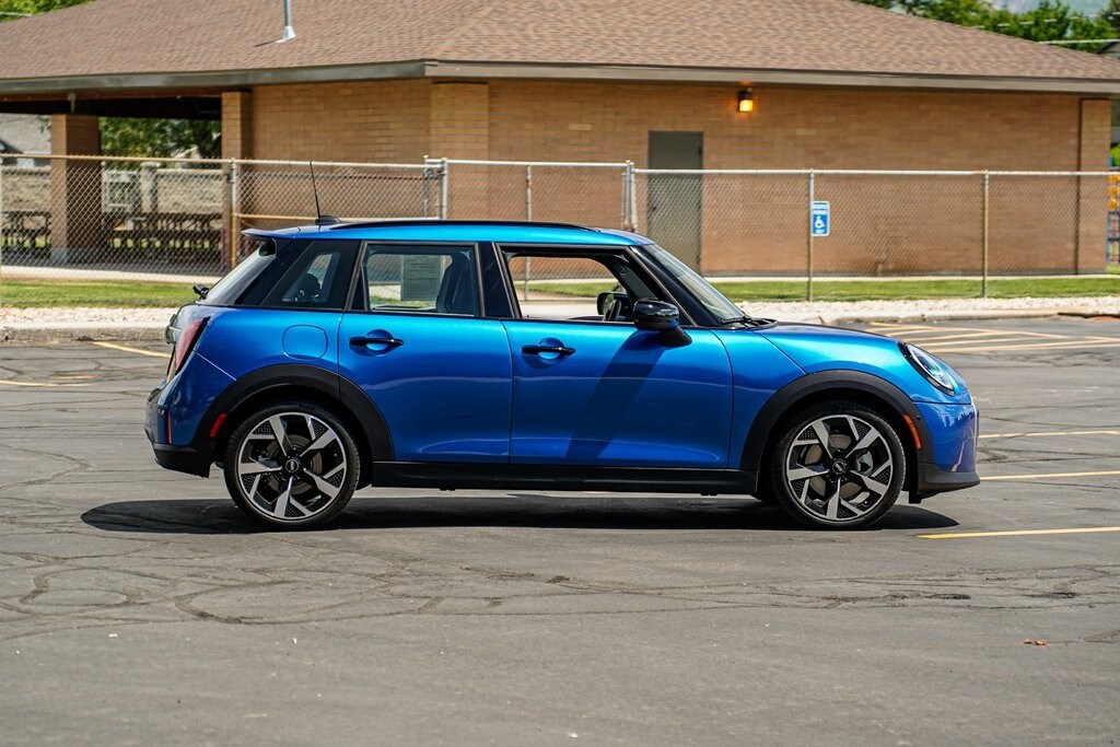 2025 Mini Cooper 4 Door Hardtop S photo 4
