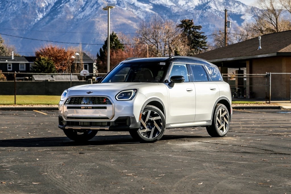 2026 MINI Countryman S's photo