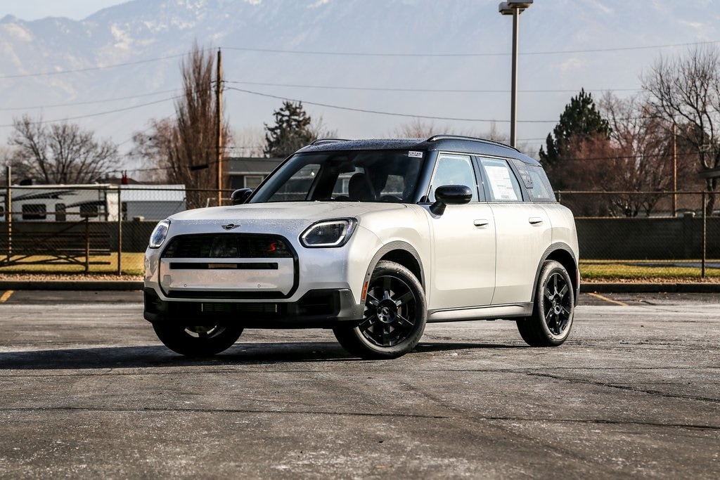 2026 MINI Countryman S's photo
