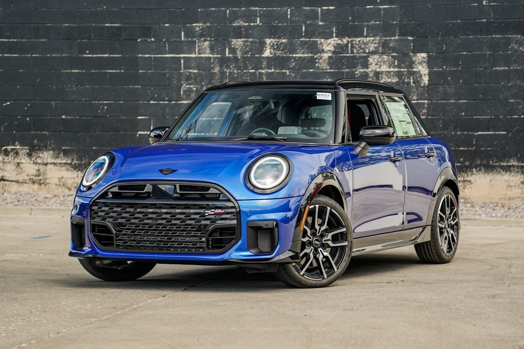 2025 MINI Hardtop 4 Door Iconic