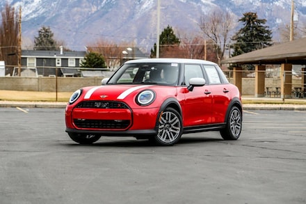 2026 MINI 4 Door Signature Plus Hatchback