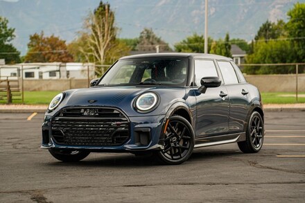 2025 MINI Hardtop 4 Door Iconic Hatchback