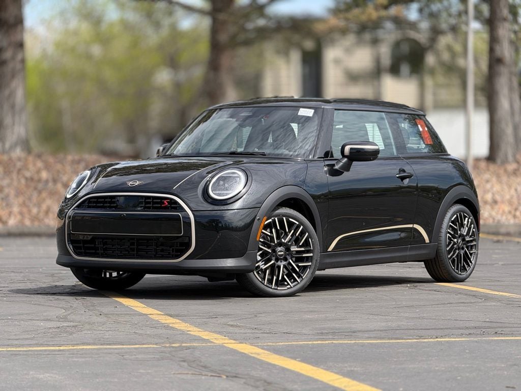 2026 MINI Hardtop Cooper S's photo