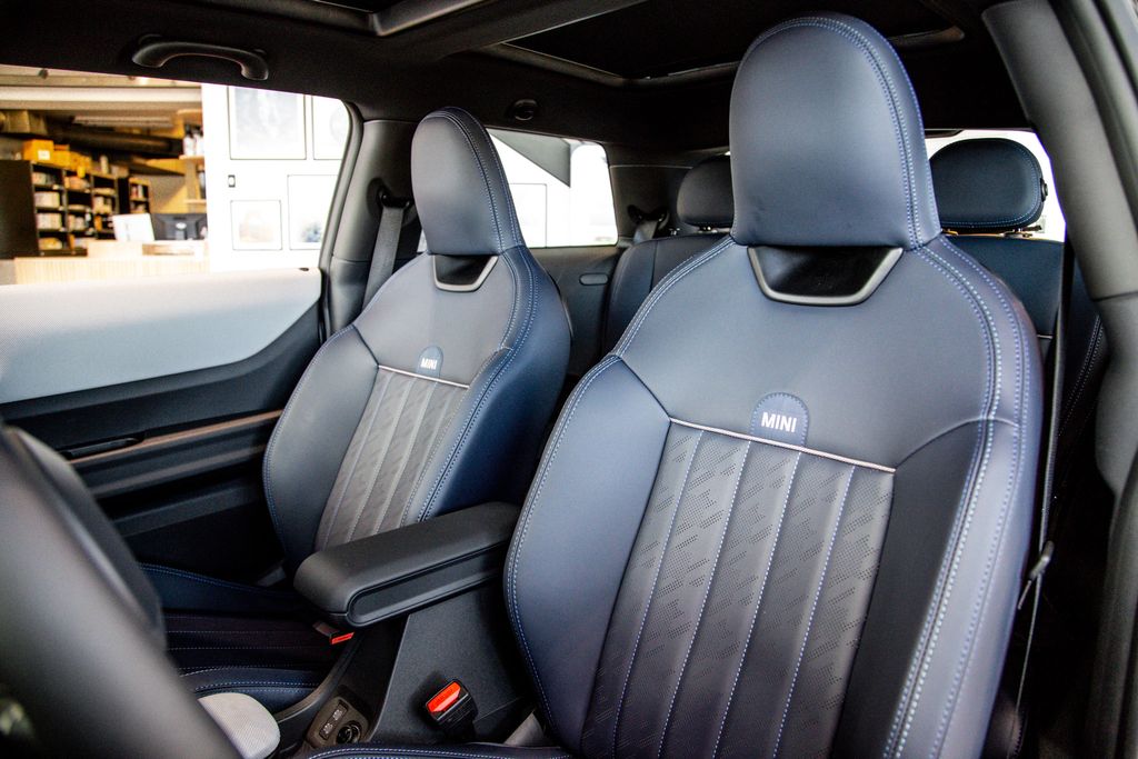 2026 MINI Hardtop 2 Door S - Photo 16