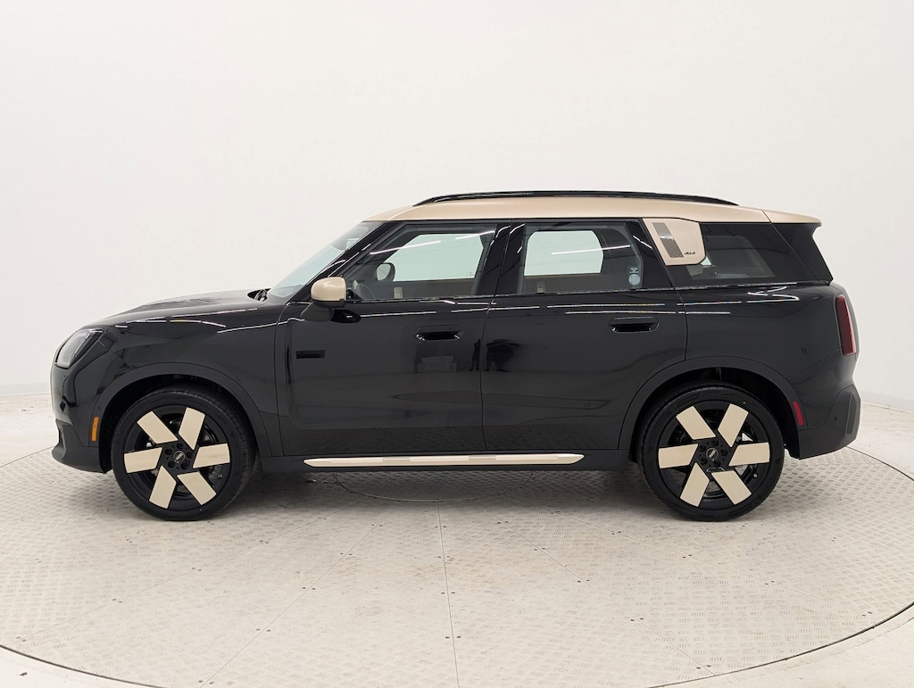 New 2026 MINI Countryman Signature Plus SUV