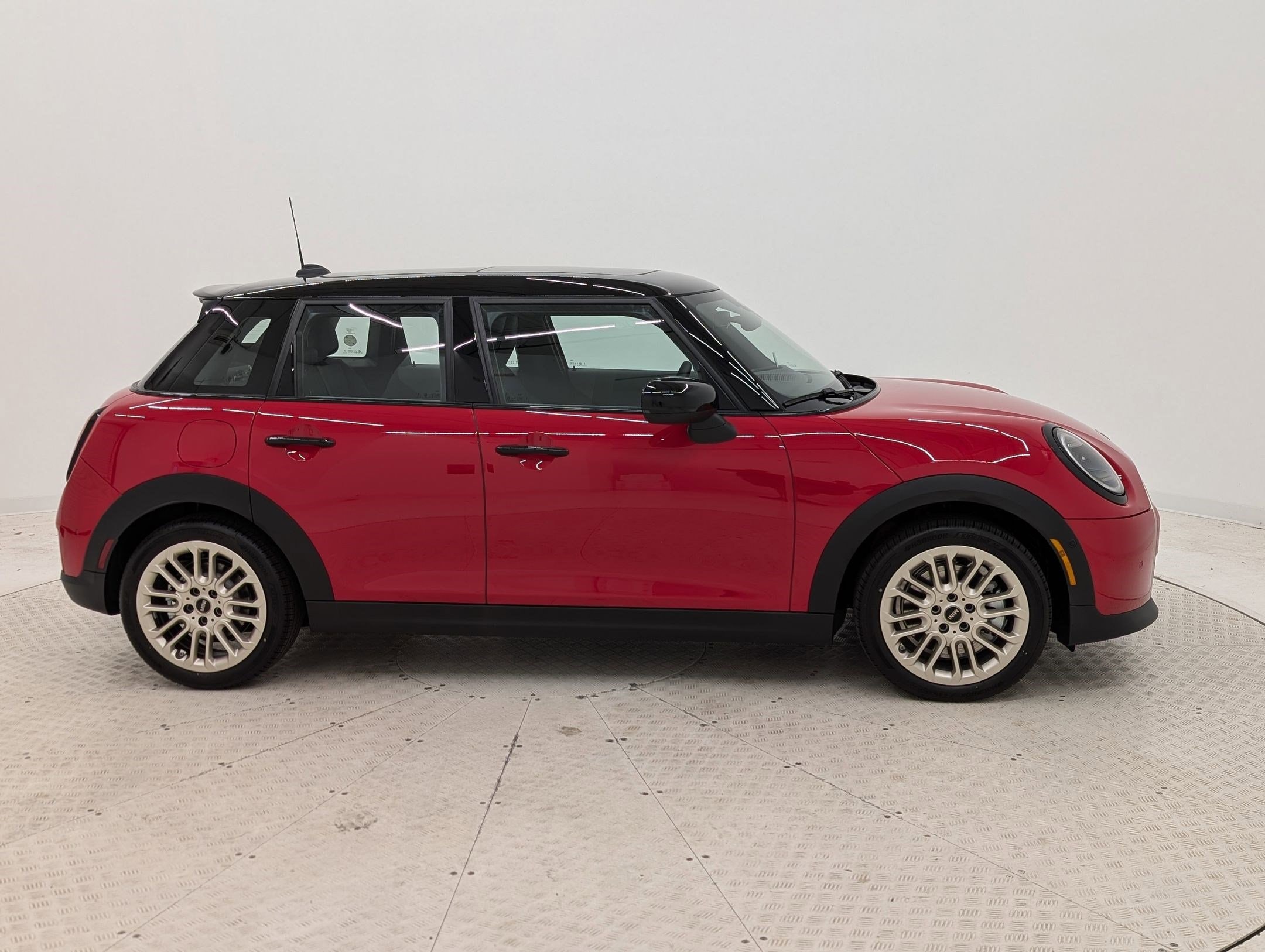 2025 MINI Hardtop 4 Door S - Photo 7