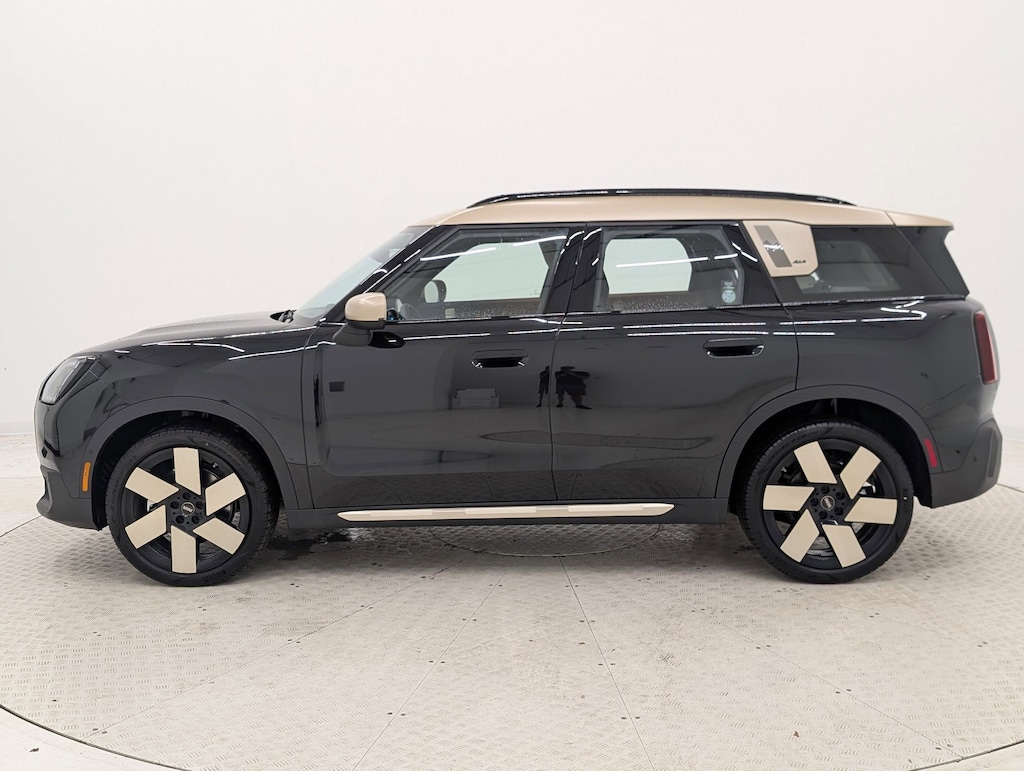 New 2026 MINI Countryman Signature Plus SUV