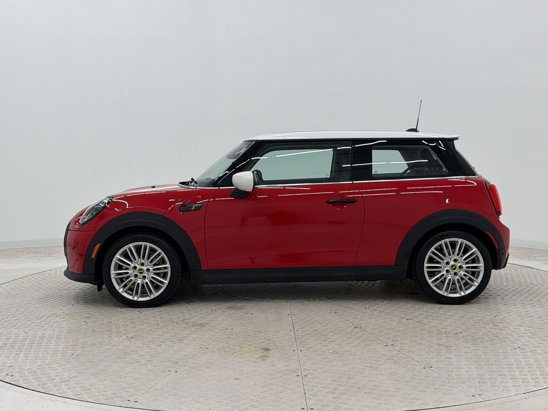 Certified 2024 MINI Hardtop 2 Door SE with VIN WMW13DJ09R2U94231 for sale in Brentwood, TN