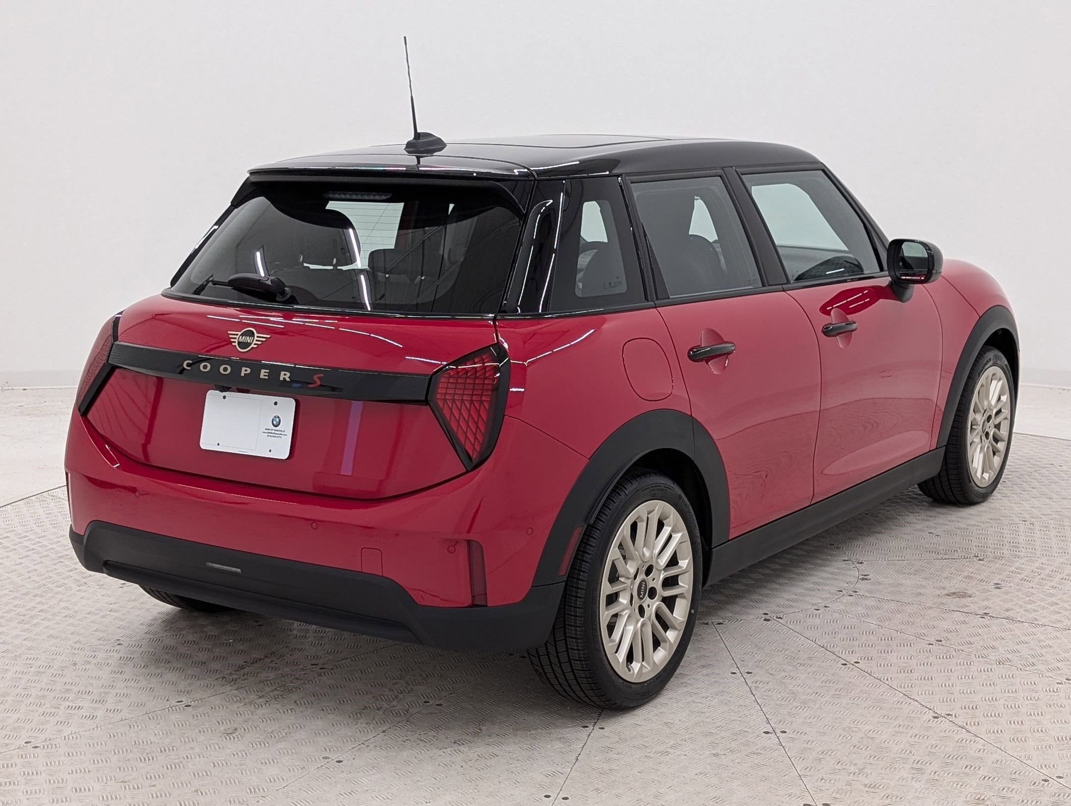 2025 MINI Hardtop 4 Door S - Photo 8