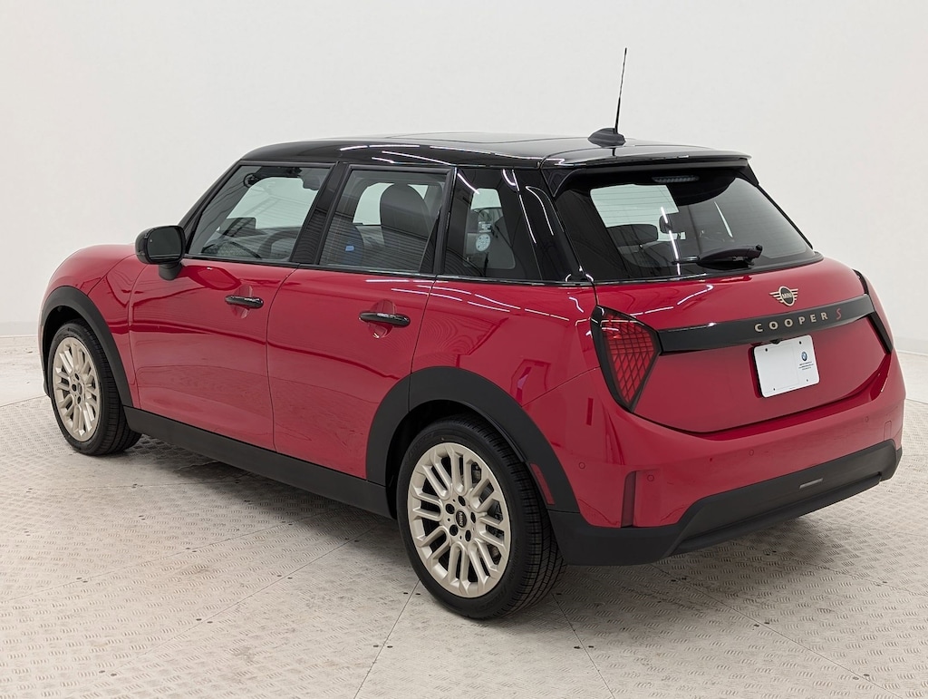 New 2025 MINI Hardtop 4 Door Signature Plus Hatchback