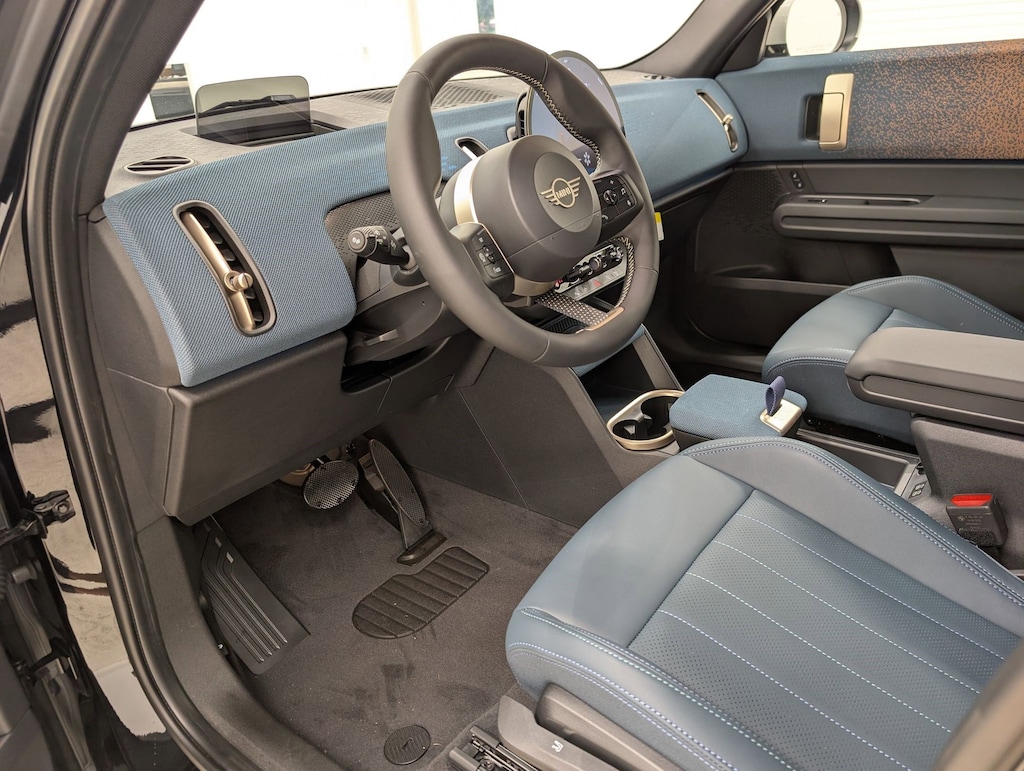 New 2026 MINI Countryman Signature Plus SUV